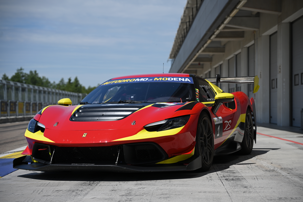 Track-ready supercar at Autodromo di Modena